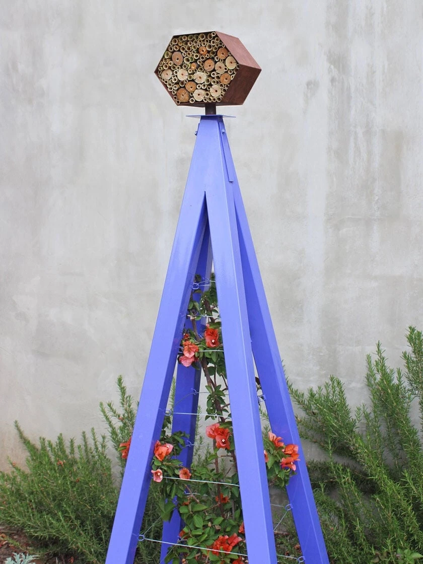 Bee Bungalow + Akoris Garden Tuteur Jr. 4 Bee Bungalow + Akoris Garden Tuteur Jr. - Image 2