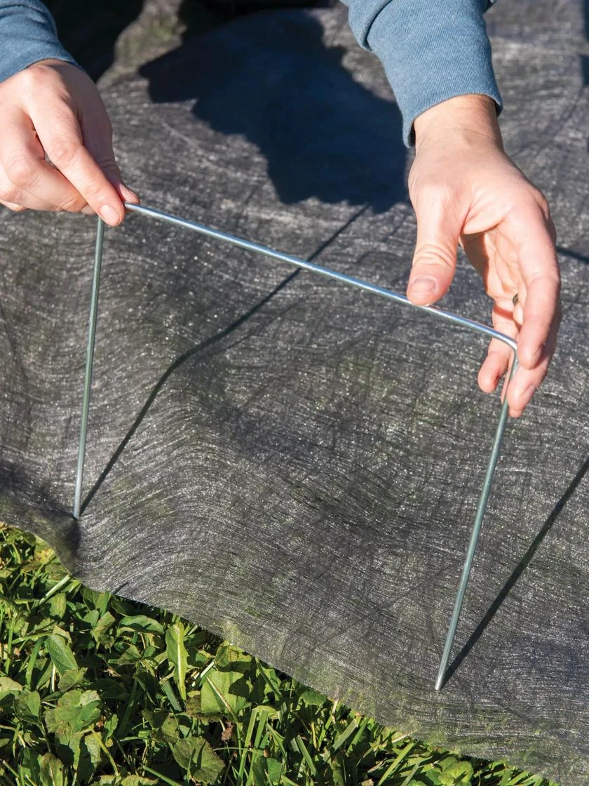 Earth Staples 9.33" Wide X 7.33" High, Set Of 20 3 Earth Staples 9.33" Wide X 7.33" High, Set Of 20