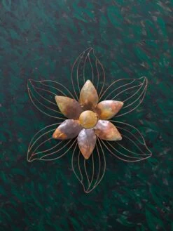 Open Petal Flower Wall Décor